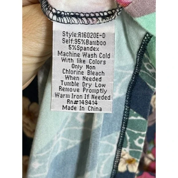 JOHNNY WAS Nellie Favorite S/S Multicolor Floral V-Neck Swing Tee Size L - Picture 10 of 13